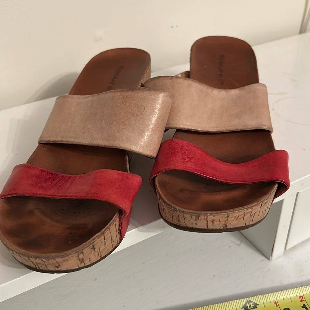 CHOCOLATET BLU MARTIN SLIP ON SANDALS
